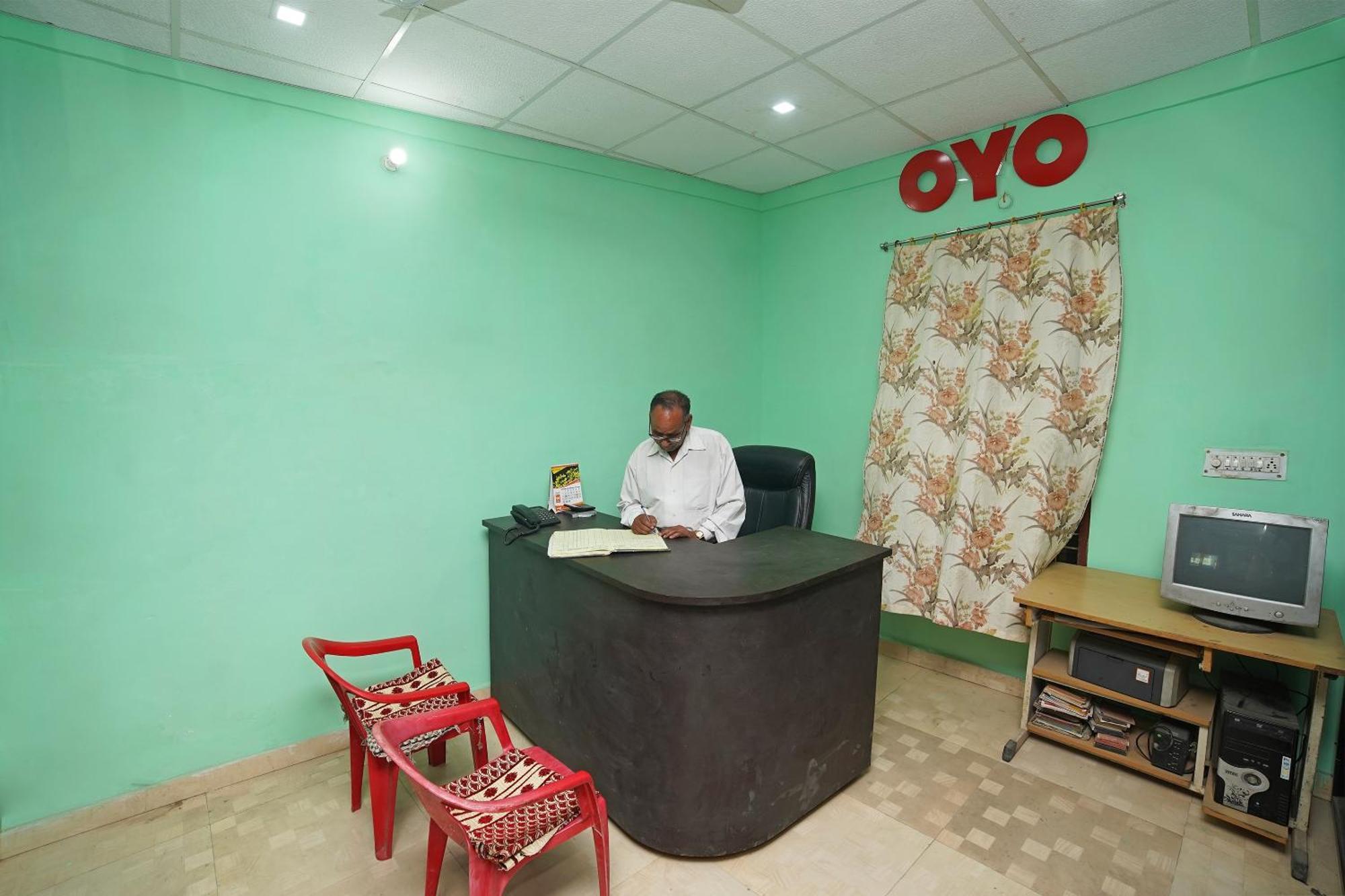 Hotel O Paras Guest House & Restaurant Haldwāni 外观 照片