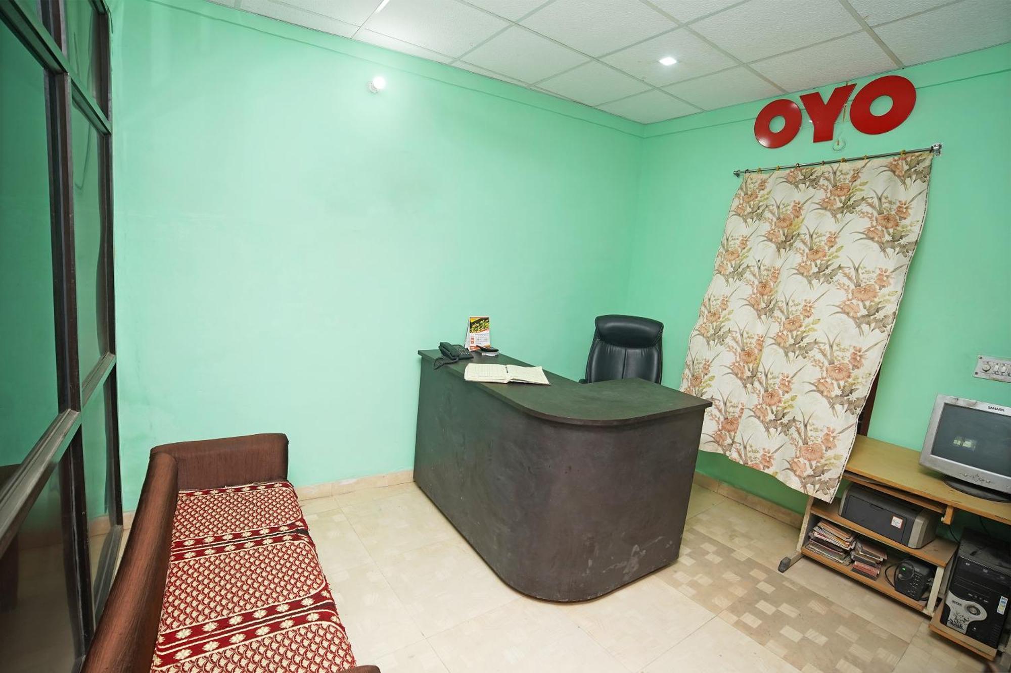 Hotel O Paras Guest House & Restaurant Haldwāni 外观 照片