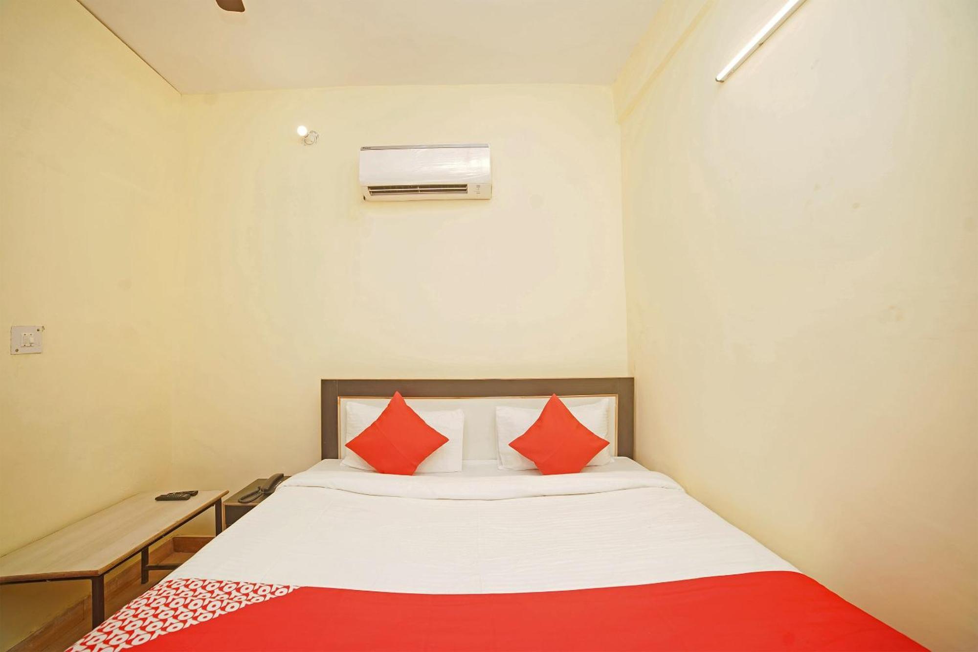 Hotel O Paras Guest House & Restaurant Haldwāni 外观 照片